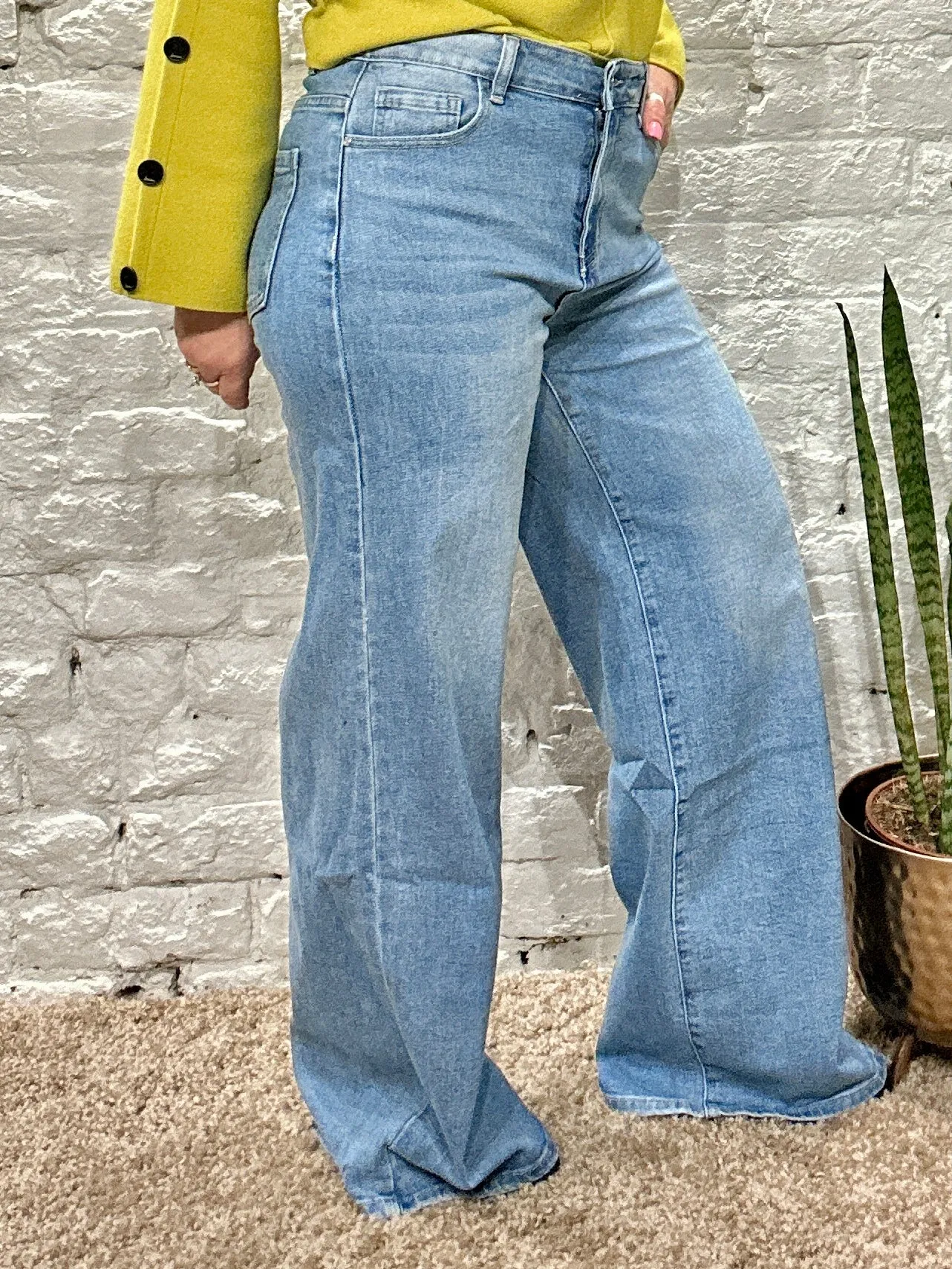 The Blue Berry Wide Leg Stretch Light Blue Jeans