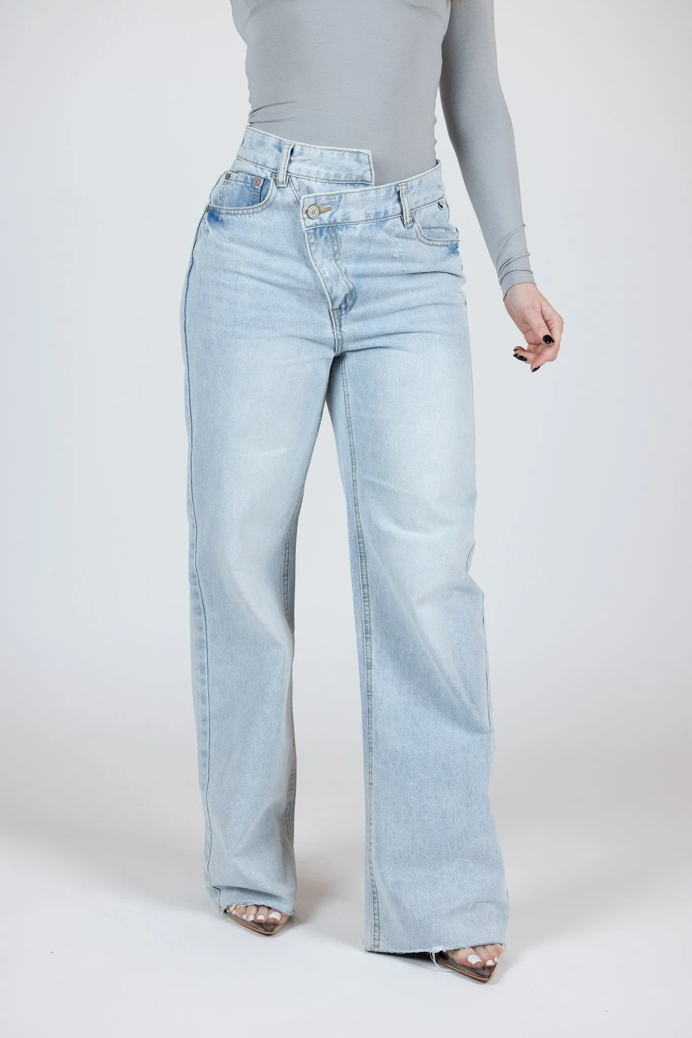 Wide Leg Detailed Jeans